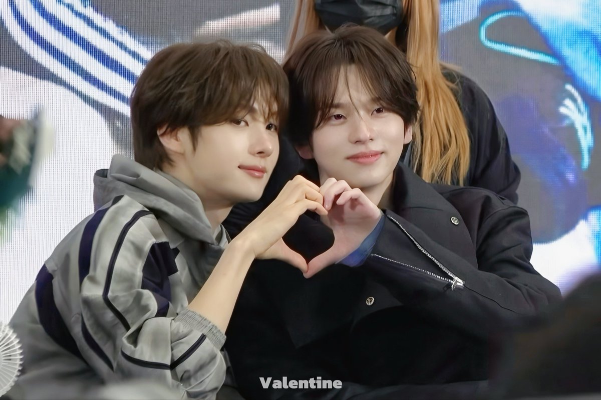 Valentine tweet media