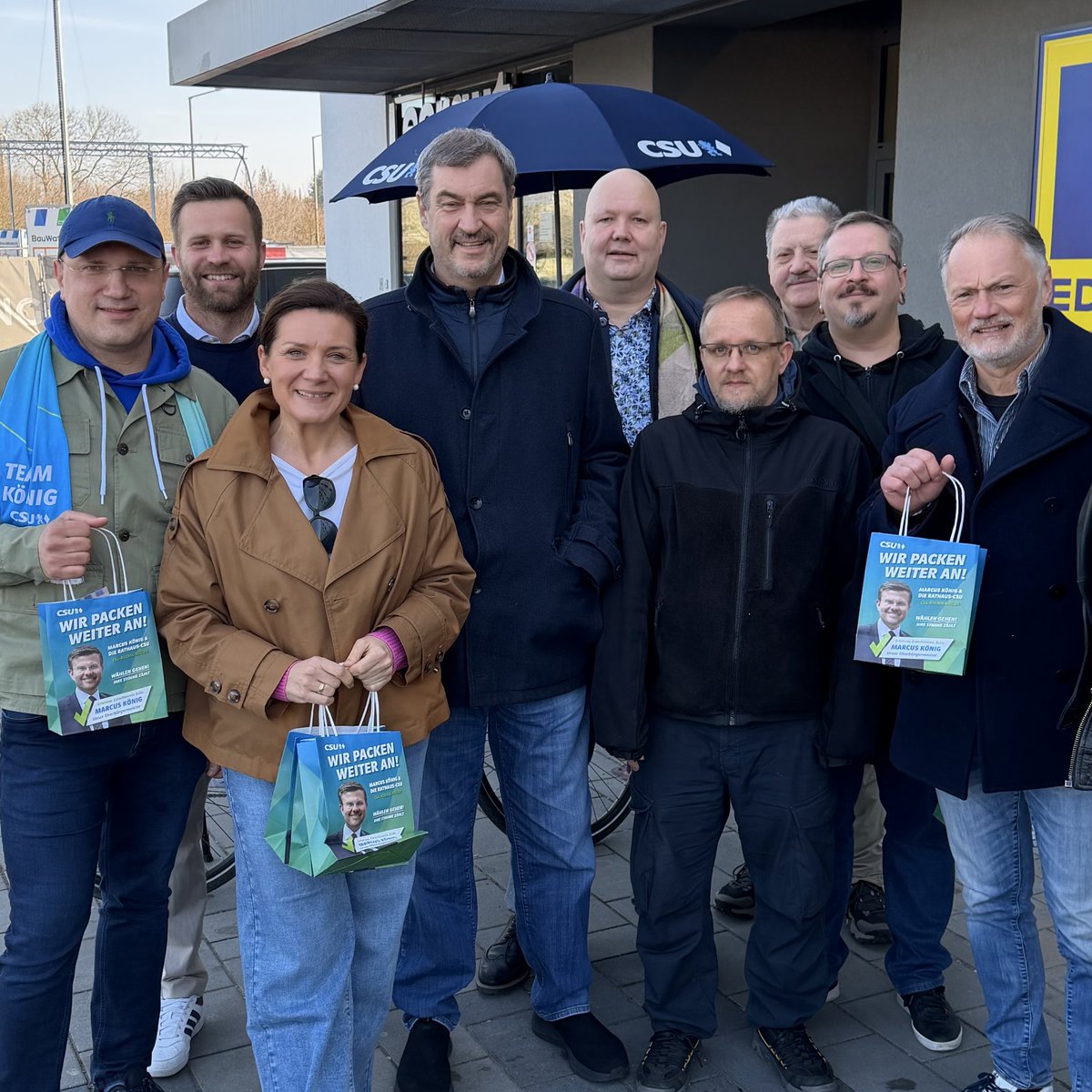 Markus_Soeder's tweet image. Unterwegs an der #Basis beim Endspurt im Kommunalwahlkampf in Nürnberg gemeinsam mit Andreas Krieglstein und vielen unserer Kandidaten bei Infoständen der CSU in der Nürnberger Altstadt, in Wöhrd , Gebersdorf und in Erlenstegen. Gemeinsam unterstützen wir Oberbürgermeister Marcus