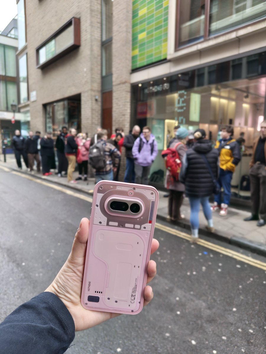 selinxi's tweet photo. Phone (4a) drop is getting fun! https://t.co/pOoIXyoqPC