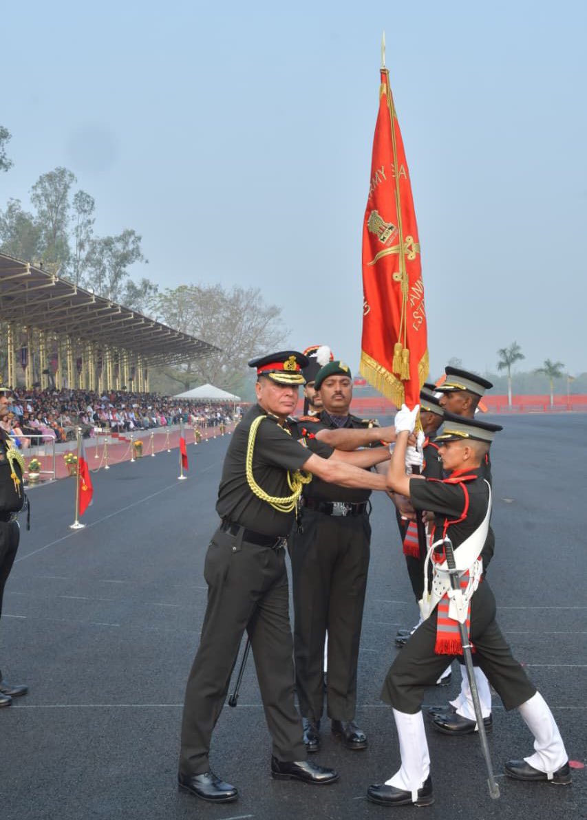 IaSouthern's tweet image. Lt Gen Dhiraj Seth, PVSM, UYSM, AVSM, General Officer Commanding-in-Chief #SouthernCommand, reviewed the Winter Term Passing Out Parade at Officers Training Academy (#OTA), #Gaya on 07 Mar 2026, where 253 Officer Cadets of SSC(Tech) Men-64 and 28 Officer Cadets of SSC(Tech)