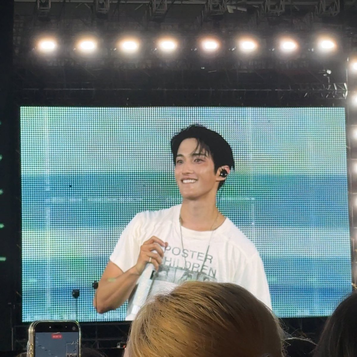 it’s very hot indeed 🥵🔥

#DOKYEOM #도겸 #SEVENTEEN 
#SEVENTEEN_NEW_IN_SINGAPORE #SEVENTEEN_NEW_IN_SG