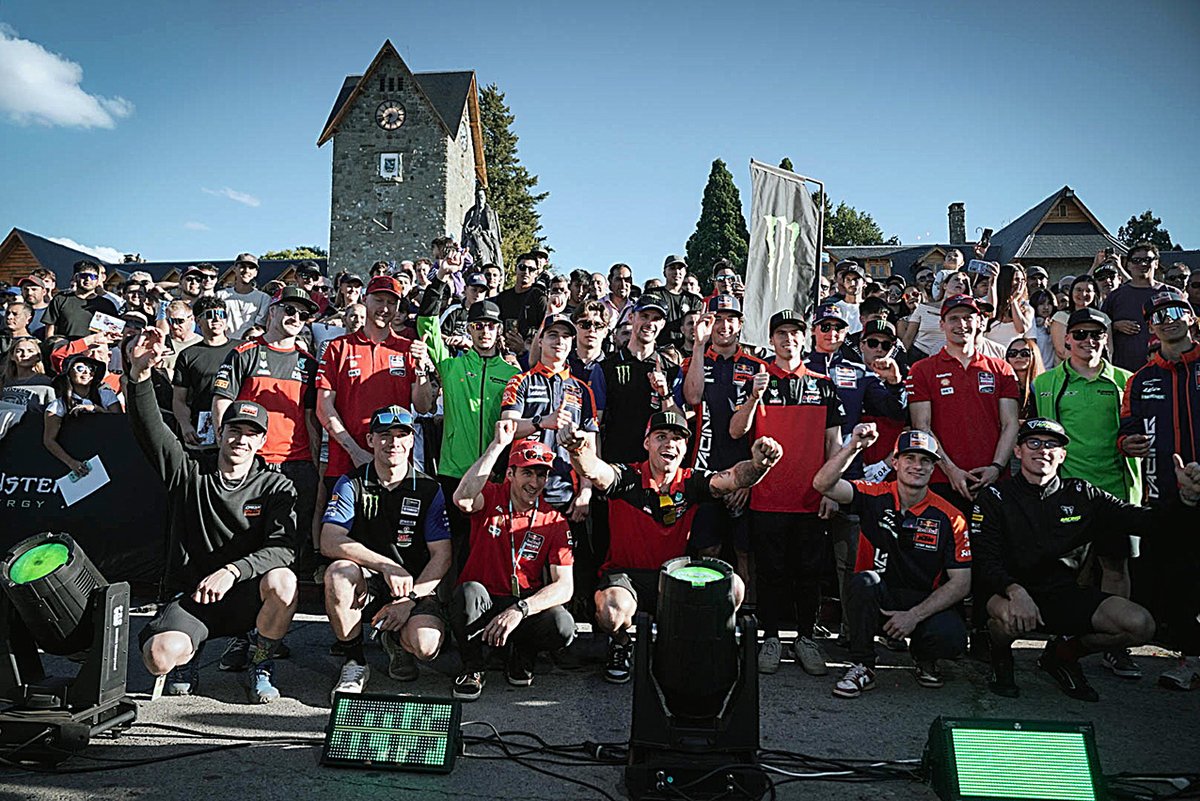 BARILOCHE LE DIO LA BIENVENIDA AL MXGP ARGENTINA YPF 2026
tinyurl.com/mr2d32jw
<a href="/MasEventosAr/">+eventos Argentina</a> <a href="/mxgp/">MXGP</a>