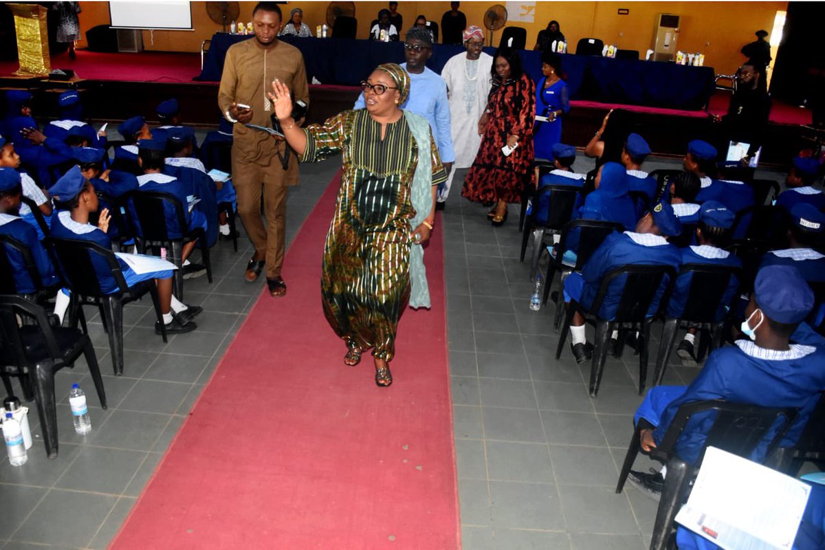 honmojimeranda's tweet image. I remain proud of these remarkable students and look forward to the impact they will make in our society.

God bless Queen’s College Lagos, Lagos State, and the Federal Republic of Nigeria.

#MadamDeputySpeaker
#Queenscollegelagos
#FlashbackFriday
#InternationalWomensDay