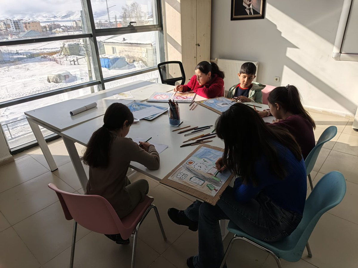 Yeşilay Haftası kapsamında, Türkiye Yeşilay Cemiyeti Ardahan Şubesi olarak Gençlik Komisyonumuz tarafından kurs öğrencilerimize Yeşilay temalı resim etkinliği gerçekleştirildi.
