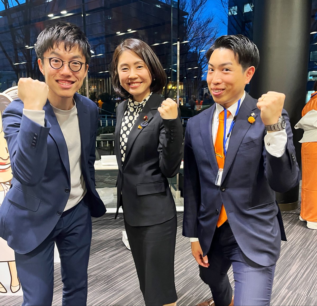 今日は参政党Fest2026『協奏』でした。
全国の仲間に会えて嬉しく楽しかったです。

休憩時間は国会議員がグループに分かれて皆様と写真撮影。
『まなえもんが松田プランで積極財政の国債発行を解決』してくれました😆

参政党の政治資金パーティーは楽しくて学びが多い！またご参加ください！