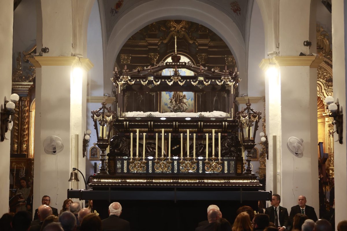 veracruzalmogia's tweet photo. Todo está consumado. 

Queda presentado y bendecido el nuevo trono del Santo Entierro de nuestra Venerable Hermandad. 

📷 Rafael Gómez Pacheco 

 #VeraCruzdeAlmogía
#CofradíasMLG https://t.co/xD7I3VMlGU