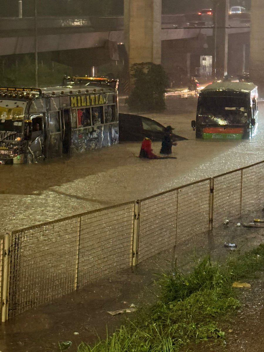 FaithOdhiambo8's tweet photo. We are distraught by the heartwrenching loss of lives and property on account of the flooding of Nairobi following yesterday's heavy rains. We extend our deepest condolences to all those who have lost their loved once, and sincere commiserations to all that have lost their property or are nursing injuries. 

The flooding crisis indicates a significant challenge resulting from decades of mismanagement in planning and derogation of environmental priorities. It is further concerning that our emergency response services have been too slow in giving the necessary intervention. The cycle of unpreparedness to deal with such occurrences and laxity in learning from them is as regrettable as it is unacceptable. 

We have received distress calls from Kenyans in various flood stricken parts of Nairobi including South C, Hazina Estate, Embakasi, Nairobi West, Kahawa, Loresho, Roysambu and Parklands among others. The harrowing images we have received and desperate plight of those affected paints a daunting picture for the state of affairs, which is likely to worsen as the rains continue. Something needs to be done urgently. 

We call upon our emergency services to intensify efforts to salvage the city from more loss of lives and property. This moment serves as a test for our structural planning over a problem that is neither isolated nor novel. We expect that no intervention will be spared in taking care of our people and finding lasting solutions to this mess.

@047County 
@NDOCKenya 
@InteriorKE
@KenyaRedCross
@NPSOfficial_KE 
@kdfinfo 
@NYS_Ke