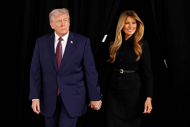 OnlyMelaniaTR's tweet photo. TODAY (at 1:30 PM);                                                     

THE PRESIDENT DONALD and FIRST LADY #MelaniaTrump participate in a dignified transfer ceremony (Dover, Delaware).

(Photo: Taylor Hill) https://t.co/Z2zP5F9jed