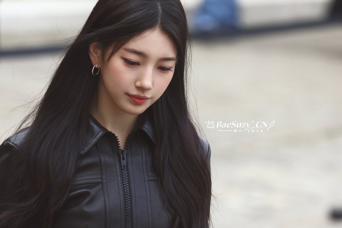 260307 CELINE PARIS FASHION WEEK🖤

#Suzy #수지