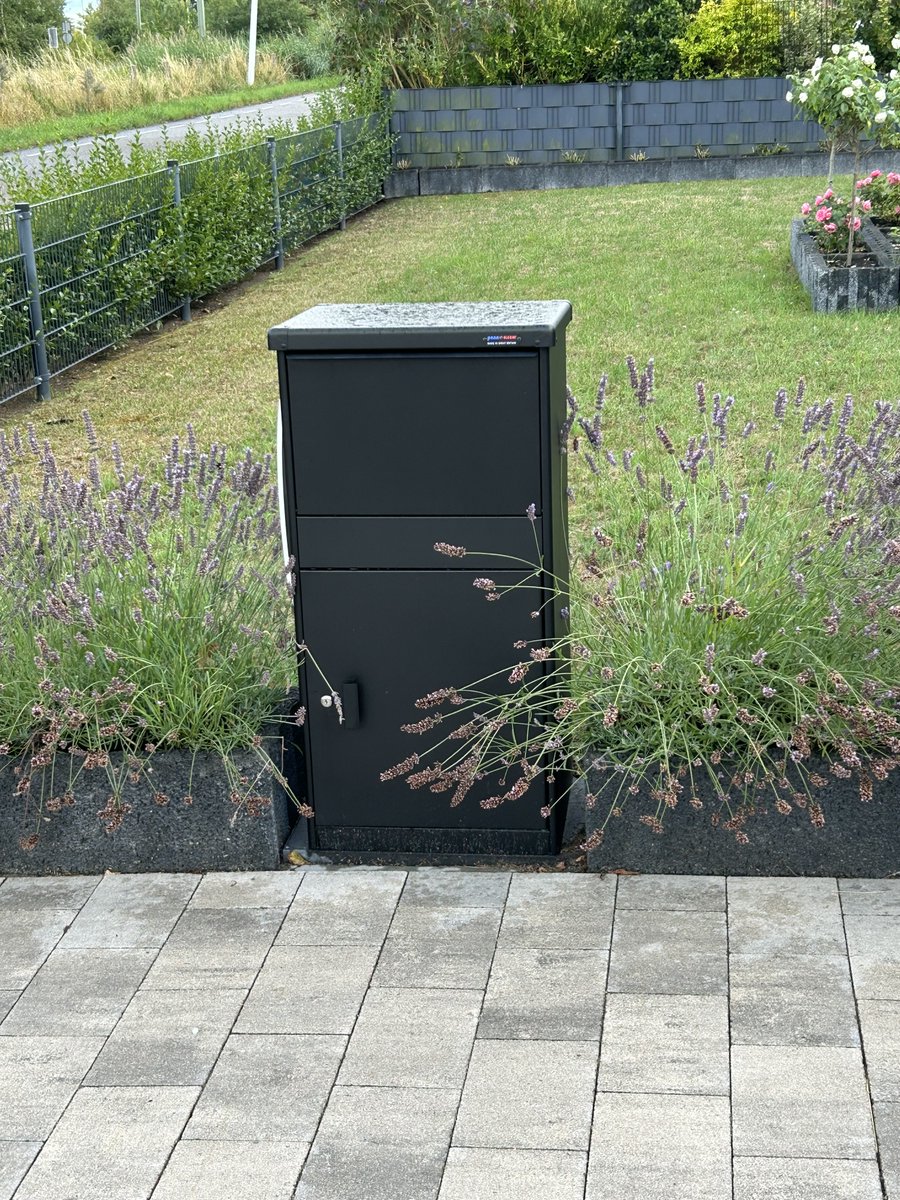 PennParcelBox tweet media