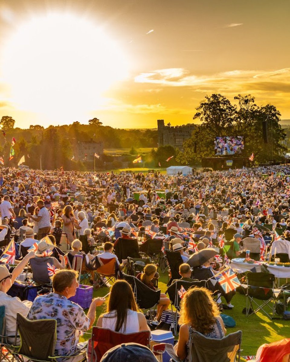 Leeds Castle Concert tweet media
