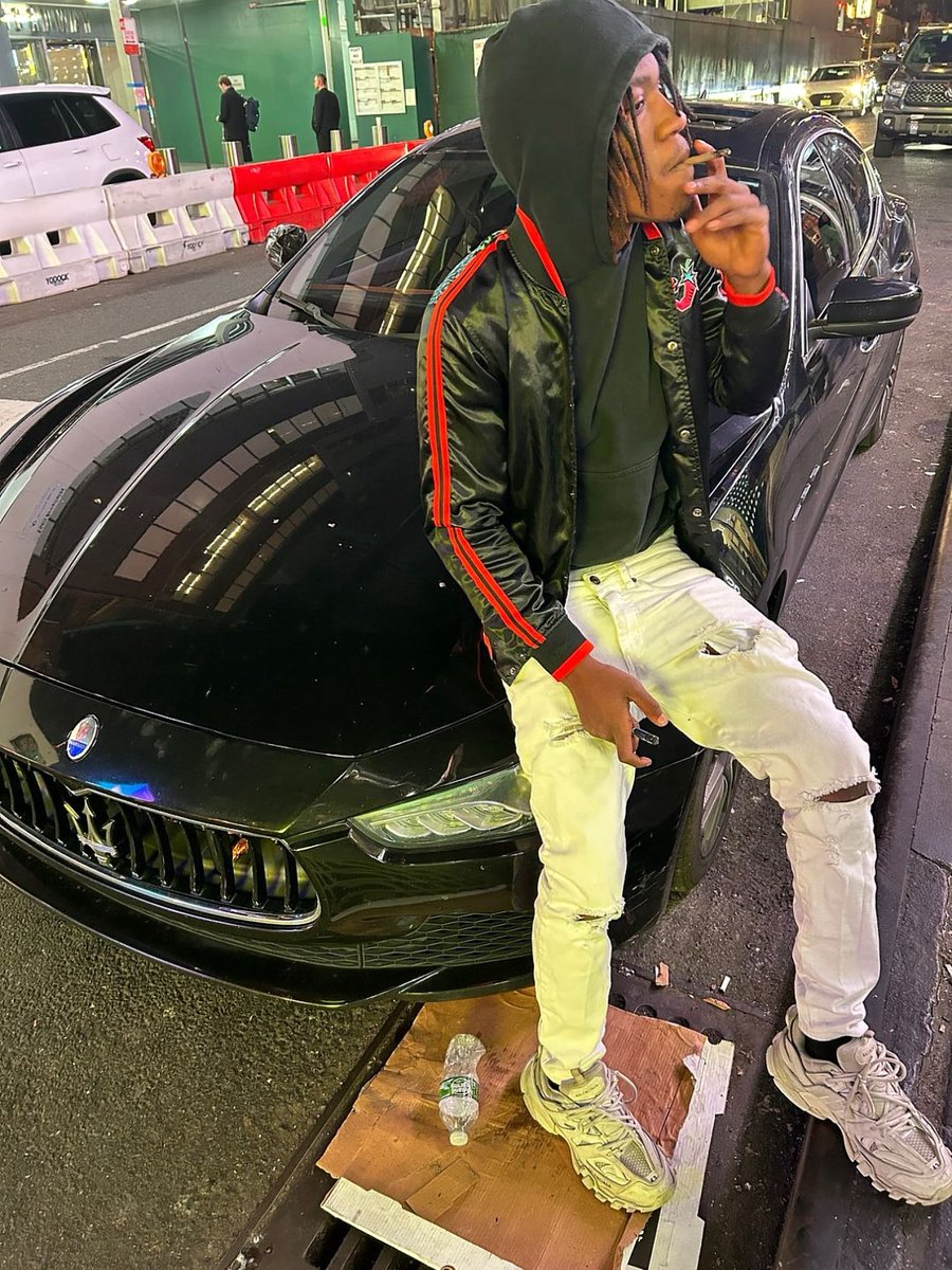 solotufye's tweet photo. All black type nigga #nyc #artist #solotufye https://t.co/ZKZX7zr554