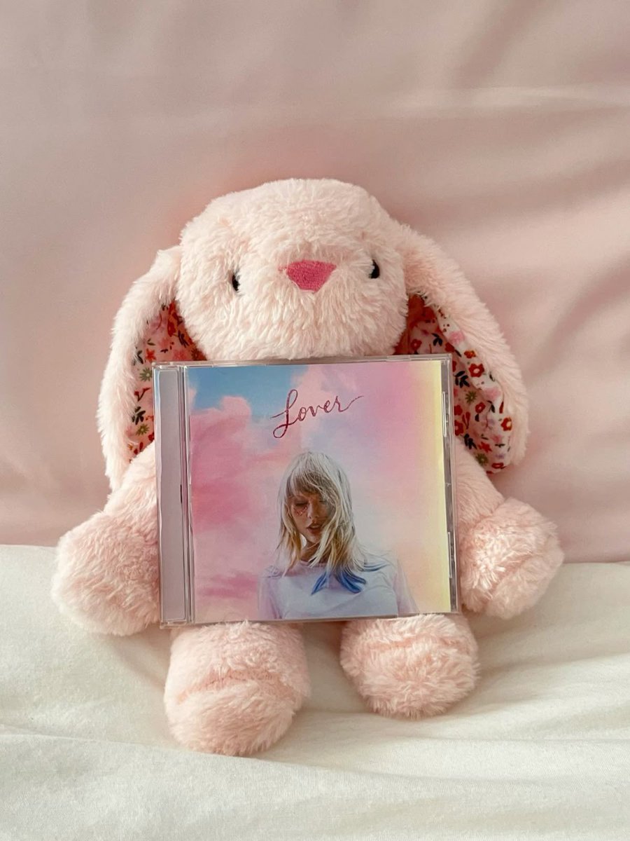 loverxttpd's tweet photo. a lover girl forever https://t.co/9GOOKlJSWY