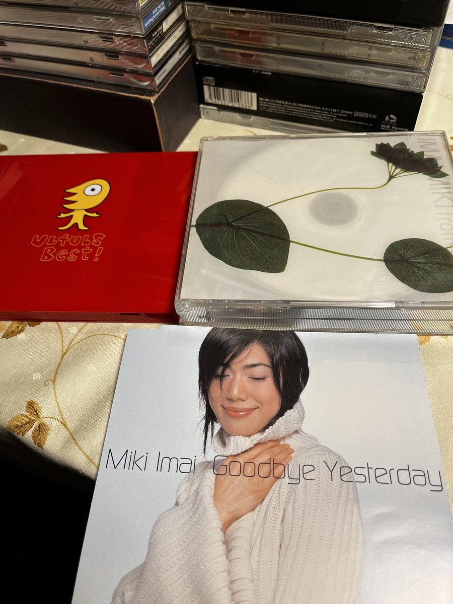 xtc_applevenus's tweet photo. 乗り換えの必要性が急に出てとことこ歩いていたら駿河屋さん発見
少し偵察に、、、と中に入ると値札なしCD3枚360円‼️
真面目に棚を探しました🤭 https://t.co/oTyEnBmJ2o