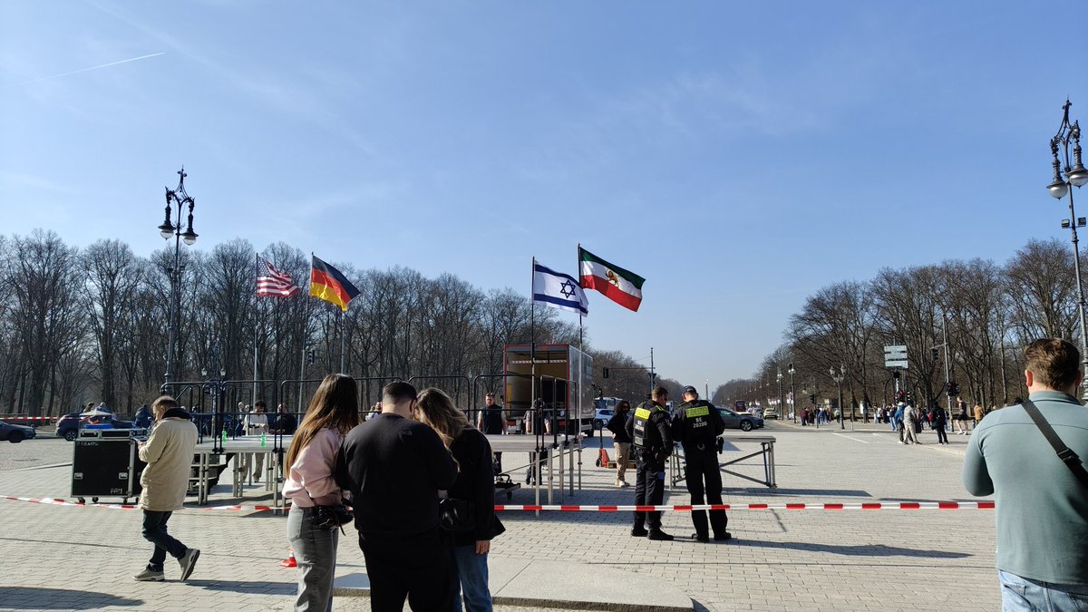 I wonder what this is about.
USA and Germany on the left.
Israel and Iran on the right