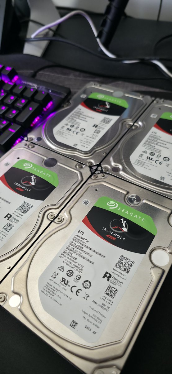 PapaHardware tweet media