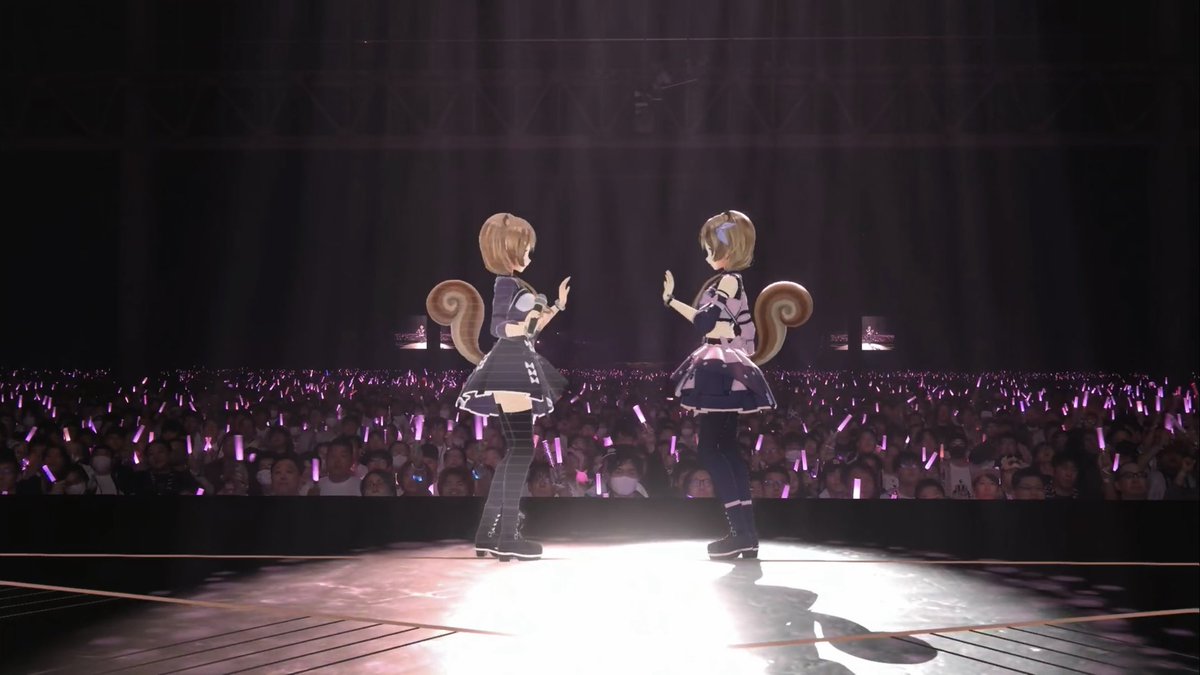 #hololivefesEXPO26_DAY2 #Ayunda_Risu 
この曲『MIR//or』がリリースされたときリスに聞いたんだよね
「フェスで披露するときは分身するの？」 って
そしたらそのときは「そうかもねw」って誤魔化してたけどついにきた！！

ちなみにこの曲はAyunda Risu作詞、後ろのMVのコンテもRisuです
MV: