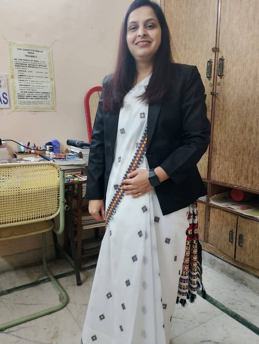 बुलंदशहर निवासी शिखा जाटव ने संघ लोक सेवा आयोग की परीक्षा में 113वीं रैंक हासिल की है। उन्होंने अपने दूसरे प्रयास में यह सफलता पाई। इस होनहार बेटी की इस शानदार उपलब्धि के लिए बहुत-बहुत बधाई एवं शुभकामनाएं 🎉🙏