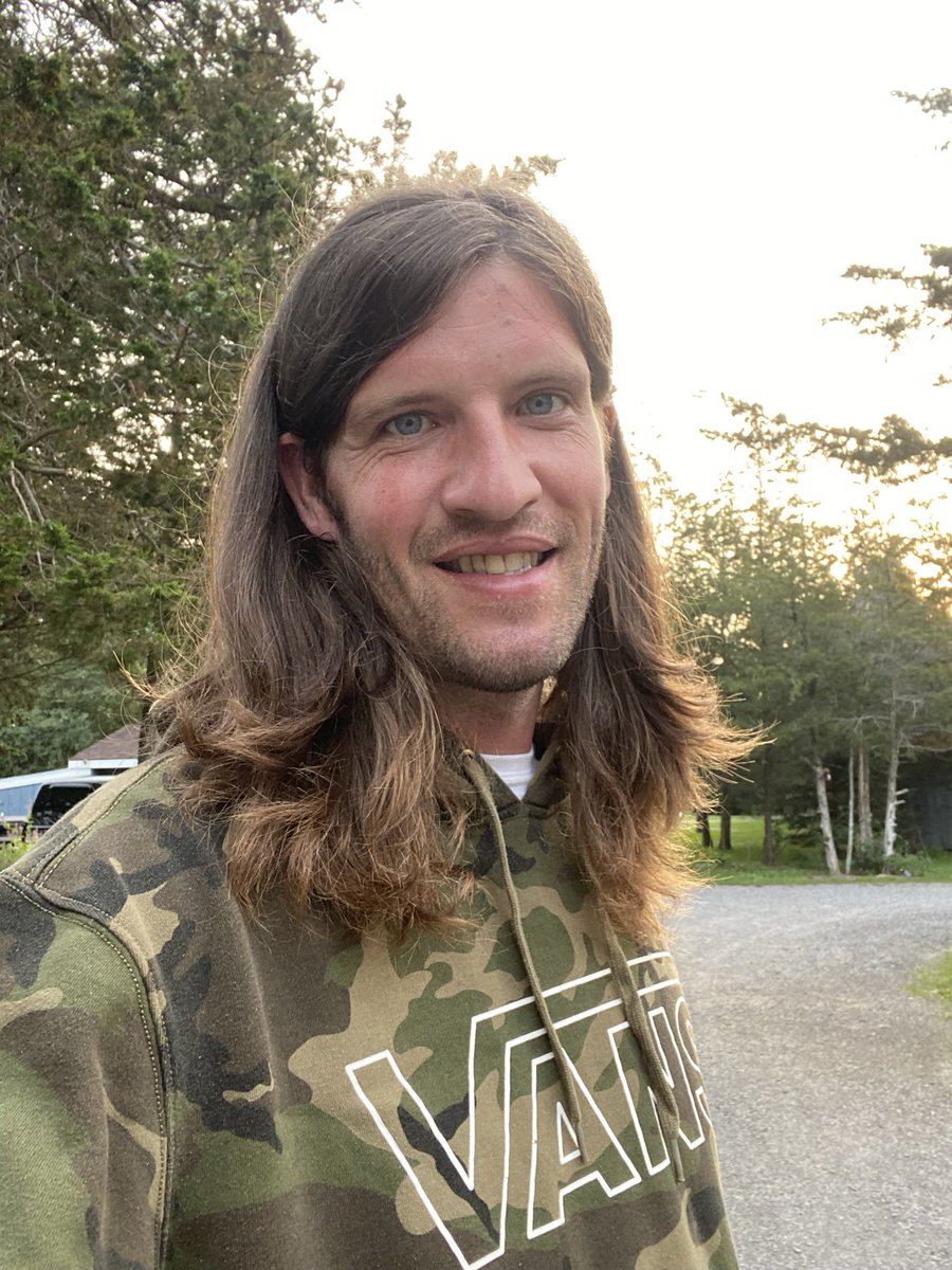 Angelsforever86's tweet photo. This is a throwback to when I used to have long hair I had an indescribable Jesus look #returnofjesus #jesuslook #jesuslookalike https://t.co/PgWrFRnJVg