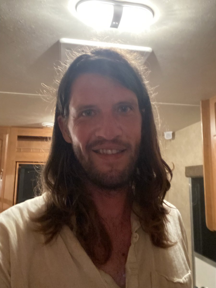 Angelsforever86's tweet photo. This is a throwback to when I used to have long hair I had an indescribable Jesus look #returnofjesus #jesuslook #jesuslookalike https://t.co/PgWrFRnJVg