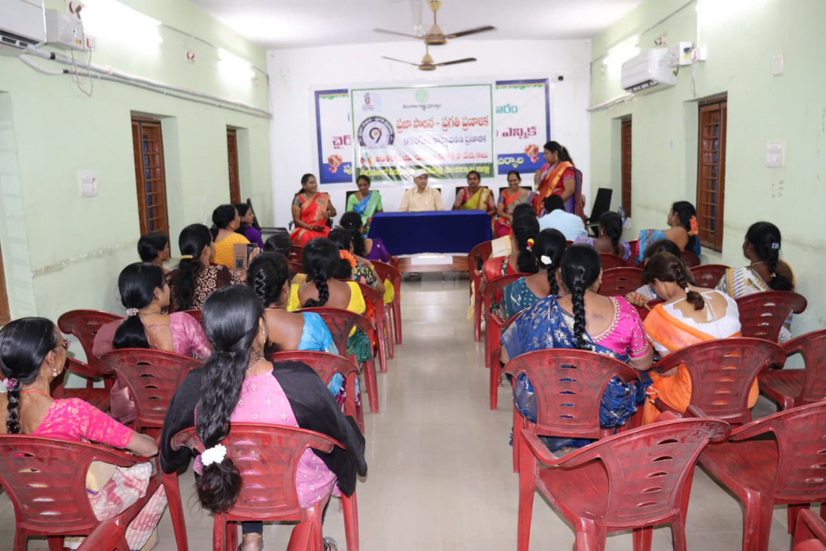 MCKyathanpally's tweet photo. As a part of Praja Palana - Pragathi Pranalika  Launch of  99 days Action plan celebrated Inernational Women's day at Kyathanpally Municipality.
@SwachhBharatGov @CKforCleanIndia @MoHUA_India @tksreedevi @cdmatelangana @TelanganaCMO @RoopaMishra77 https://t.co/BbDAMbTAAt