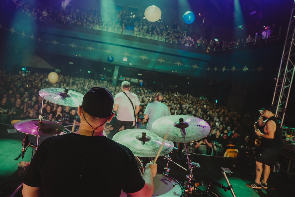 Chris DeMakes tweet media