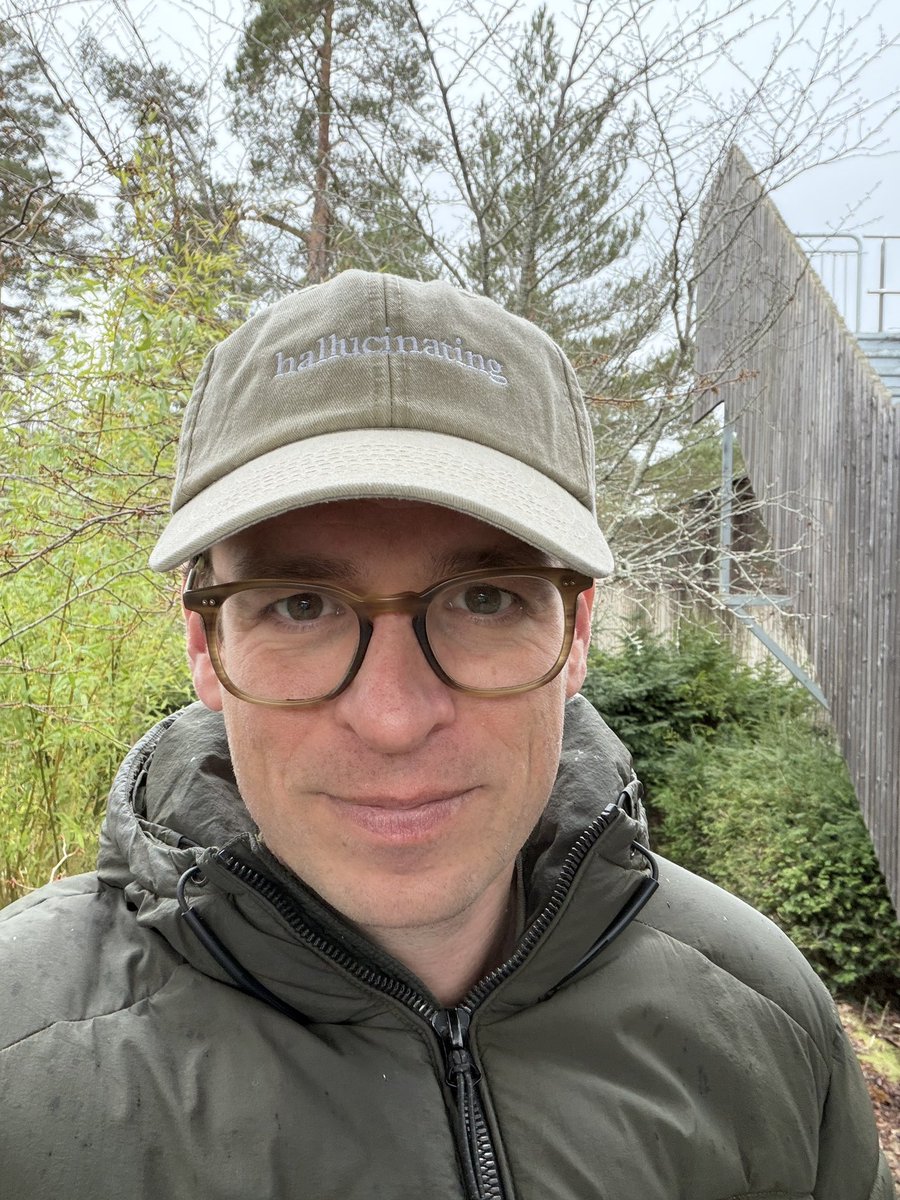 thenerd_be's tweet photo. The @polar_sh swag is 🔥 , finally a hat that fits my personality 😆 https://t.co/bW0Og6ISIq