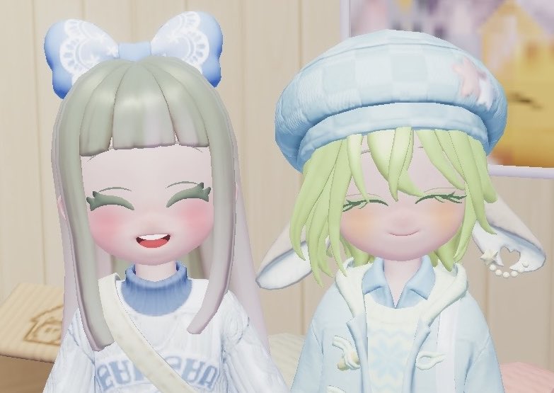 pevj6's tweet photo. @__iOzy ありがとう！全然気にしないで〜ただひたすらうれしいばっかりですo̴̶̷̤  ̫ o̴̶̷̤♡
わたしも前ちょこっとお話した時に写真撮ってた📷´-色味が姉妹みたいでかわいい😭❄️🤍 https://t.co/49INLIaYmA