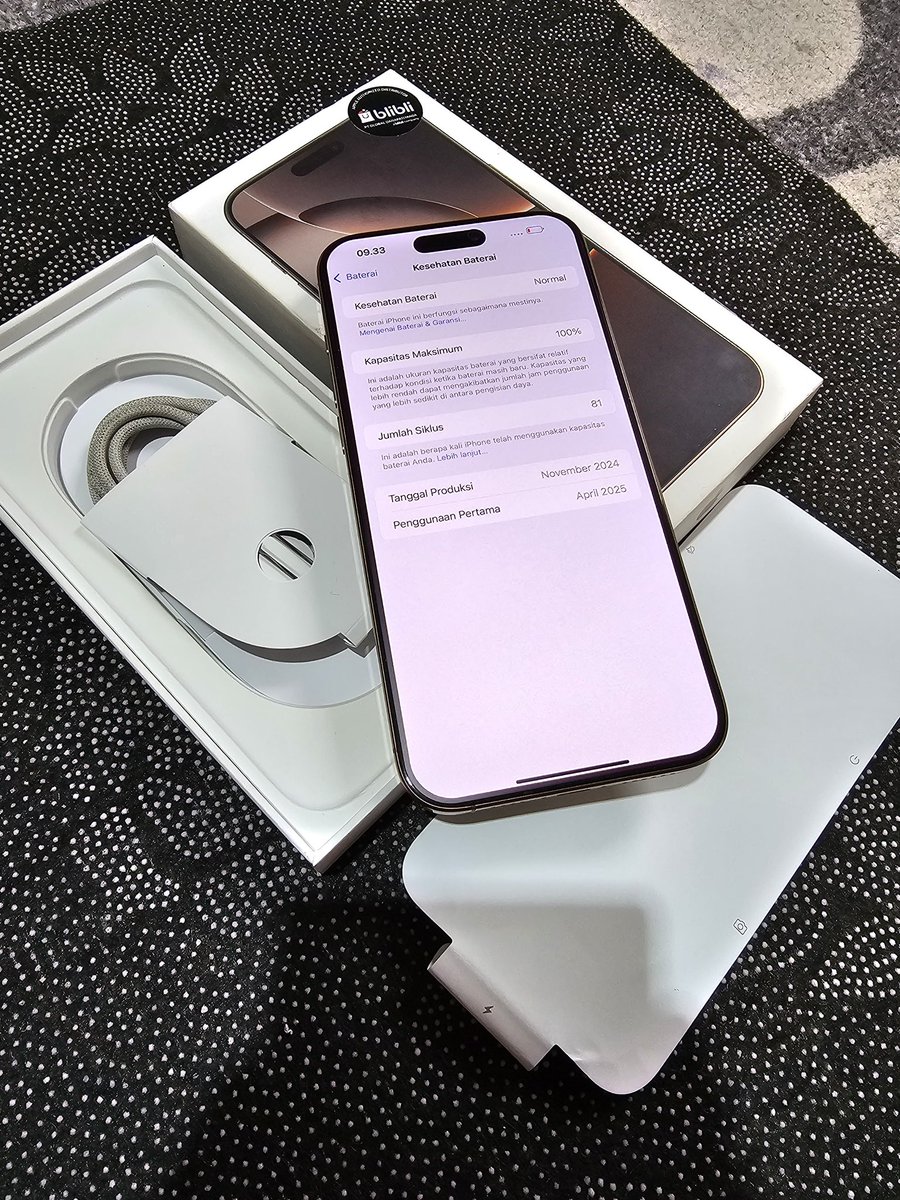 Masuk lagi nih jual sklian aja, Jjujur men ini ga kepake mending di wts in aja ga si? Sistem lelang? Start dari 8jt deh tertinggi main bet cepet cape gw bet org php

#zonajajan #zonauang️ #iphone