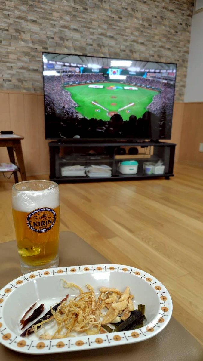 abesou_abehan's tweet photo. （PR）
スノボして🏂、温泉入って♨️、ビール飲みながら🍺、WBC観戦⚾️
#あべはん山荘 https://t.co/x4ThOe0aWS