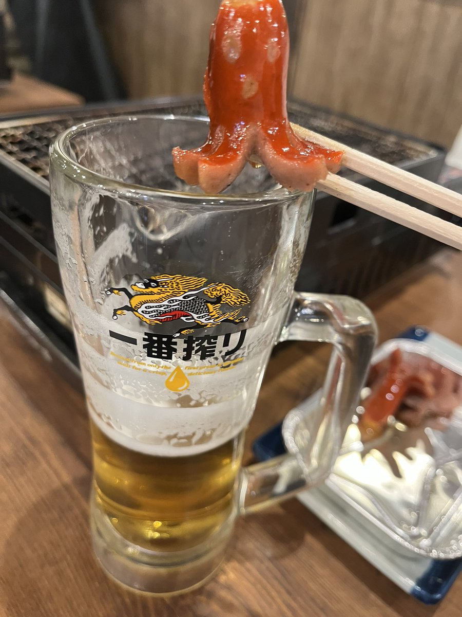 Yuu59796261's tweet photo. 心の友との定例会🐙🍻
楽しすぎてそしてお腹いっぱい...
#ビールが飲める幸せ
#タコウインナーうますぎる
#ビール党 https://t.co/fHlIErt6rB