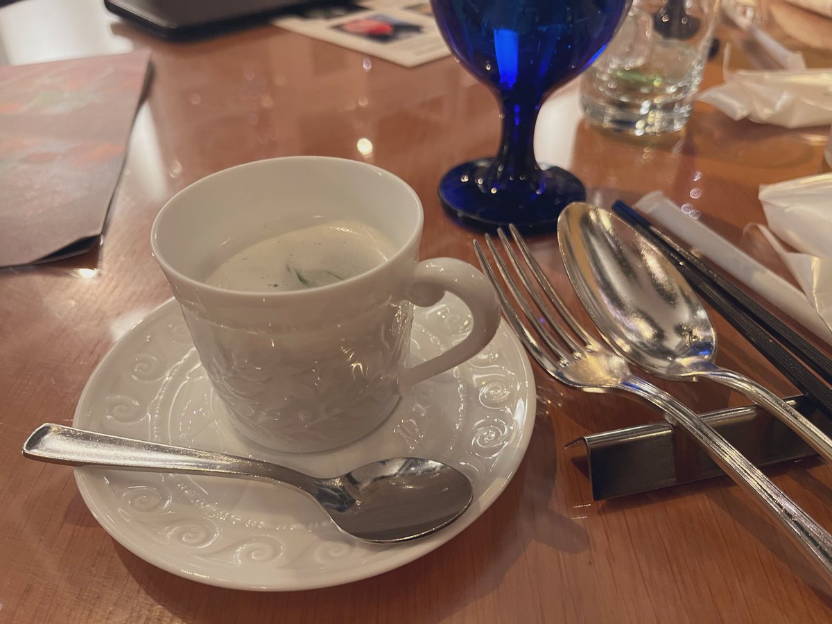 3Puin's tweet photo. カフェトスカでブュッフェでした☺️☺️ライブキッチンのお料理が全部美味しくて、シジミスープおかわりしたw https://t.co/r83Lt2pQo4