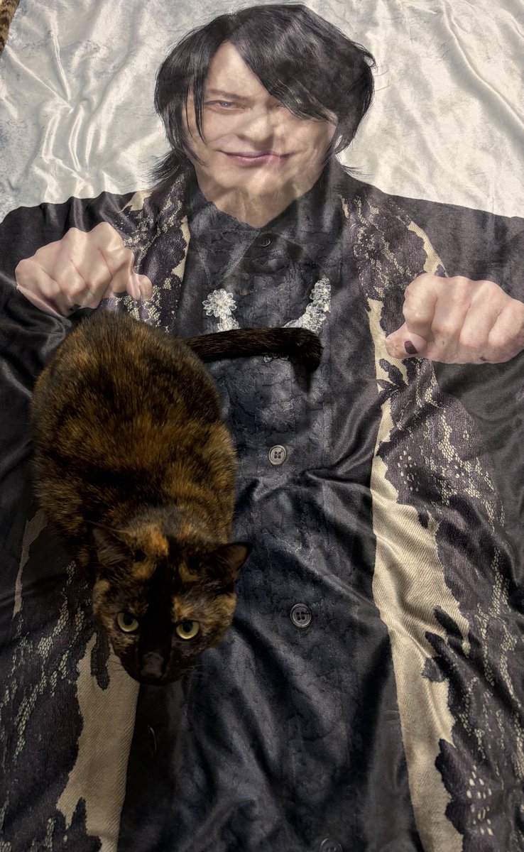 櫻井敦司さん還暦おめでとうございます！素敵なブランケット、あつくる