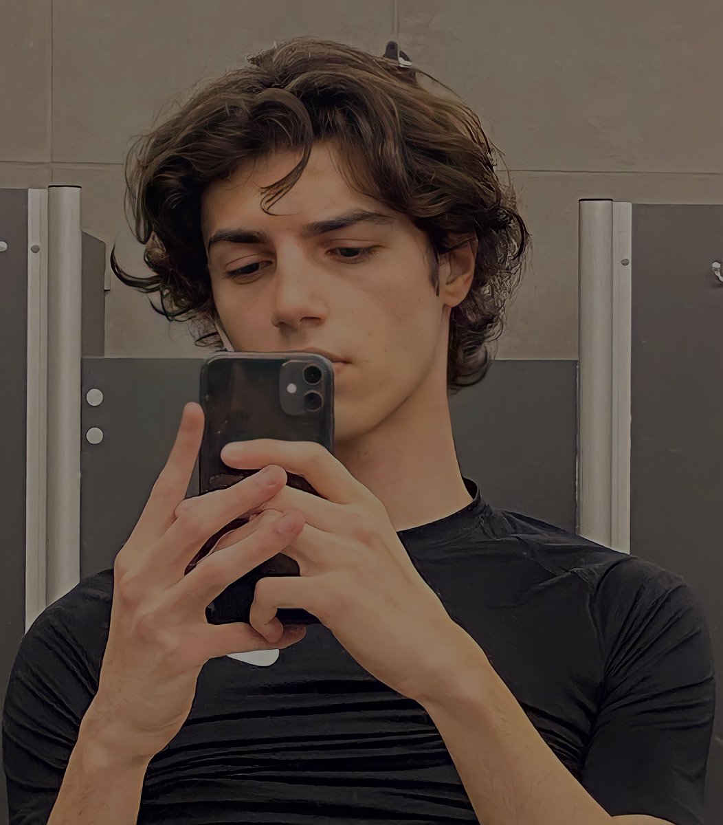 𝔀𝐲𝐚𝐭𝐭. tweet media