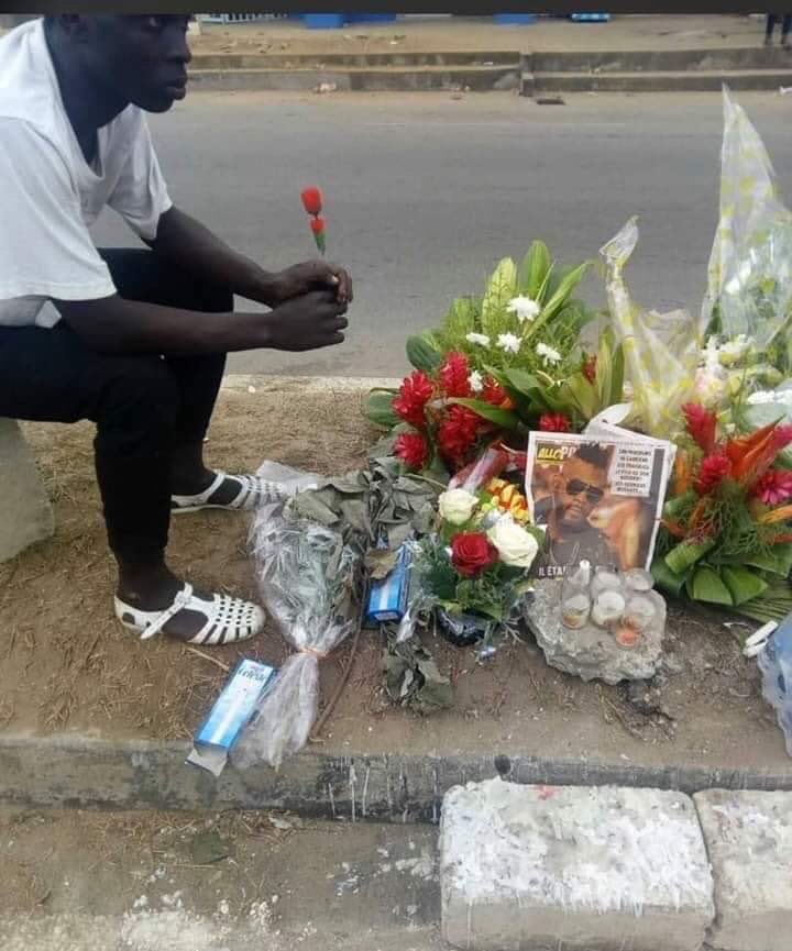 Je l’ai retrouvé ce jeune qui nous avait tous touché. 

Il a cultivé sa tristesse aujourd’hui il le fait payer à Fae, cette tristesse s’est transformé en arme, voilà son compte <a href="/pastrescausant/">AL FAEDA 🏴⚔️</a> donnez lui de l’amour fami🙏🏾