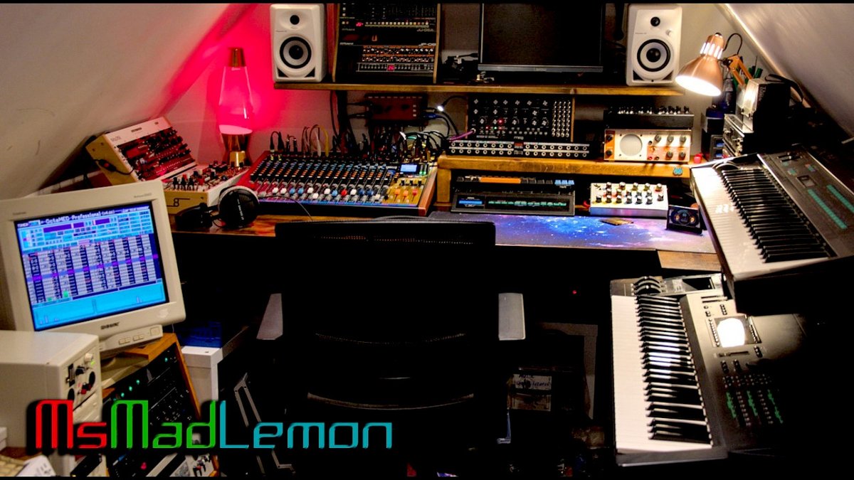 Ms Mad Lemon tweet media