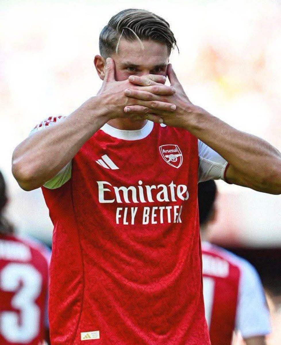 Bizzy ♟️ tweet media