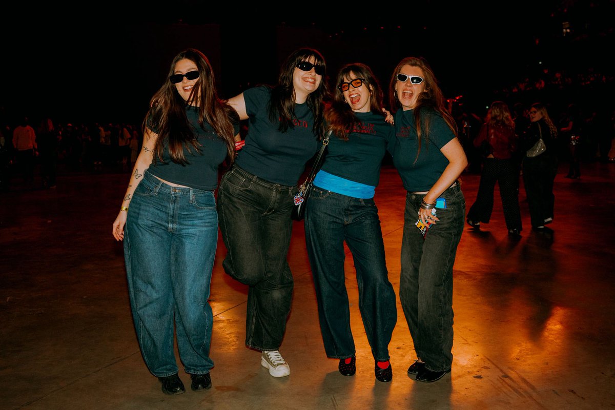 ⋆.˚✮emilie✮˚.⋆ IS BACK tweet media