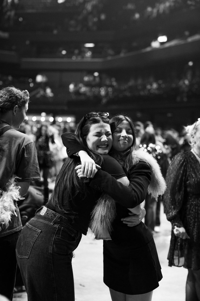 ⋆.˚✮emilie✮˚.⋆ IS BACK tweet media