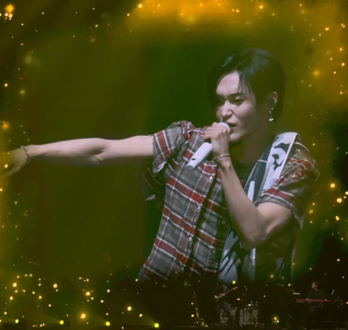 มาในคอนเซปหนุ่มใต้รักจริง 55555555