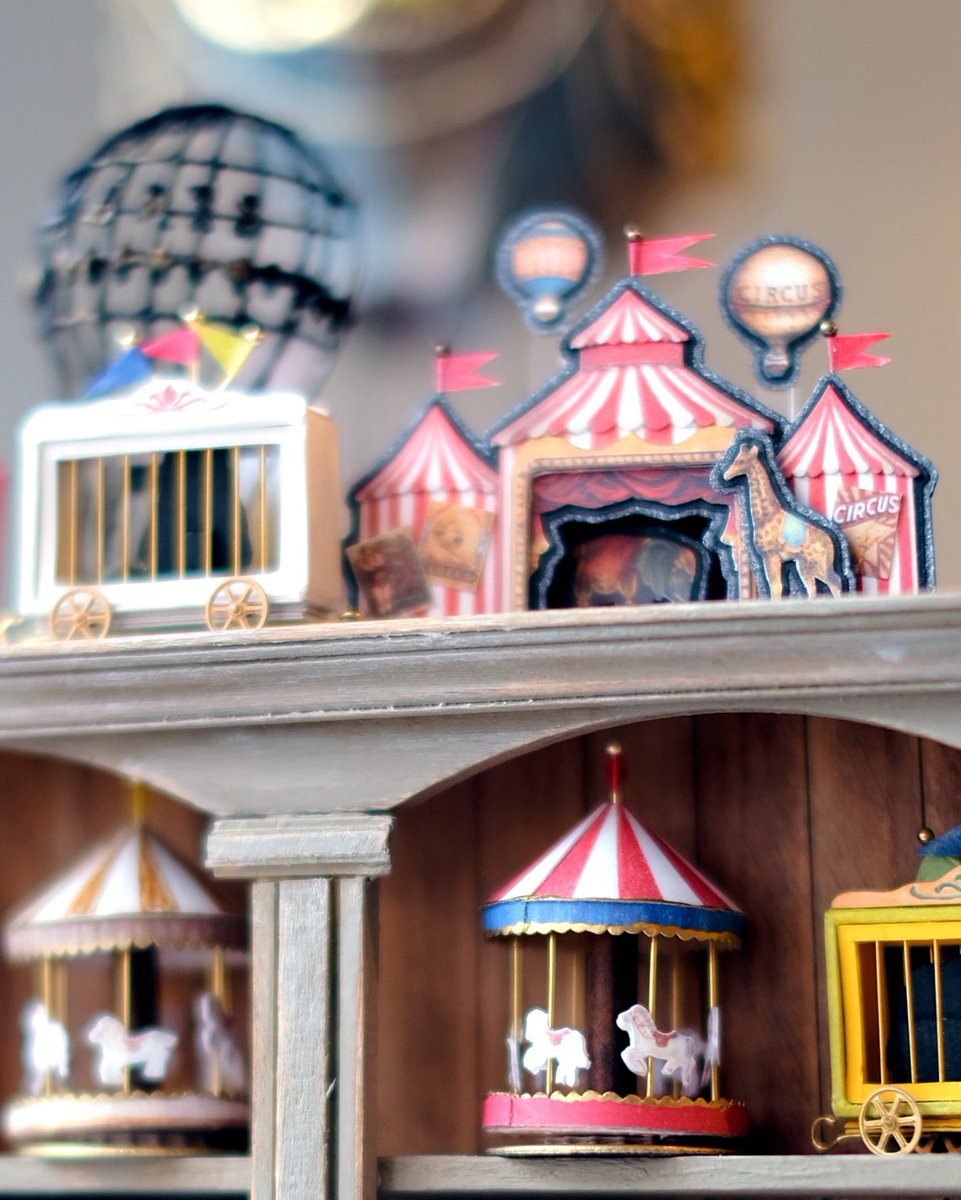 Upfarfield Dollhouse Salon tweet media