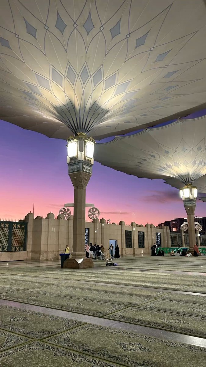 AqsaChaudhryx's tweet photo. Sunset in Medina. https://t.co/MLFoRTif6W
