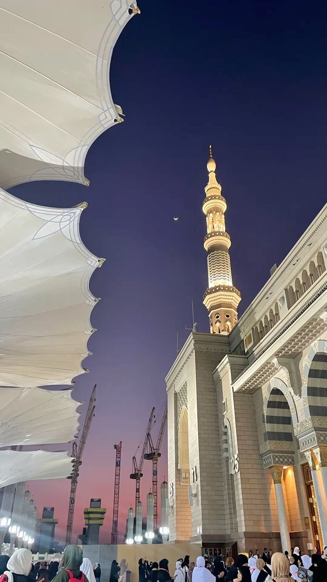 AqsaChaudhryx's tweet photo. Sunset in Medina. https://t.co/MLFoRTif6W