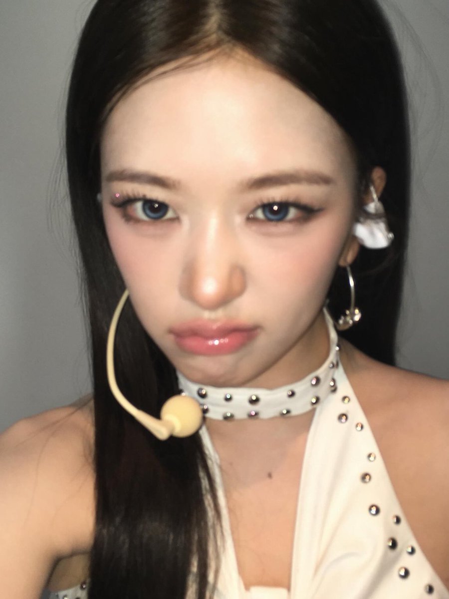 안유진 얼굴 tweet media