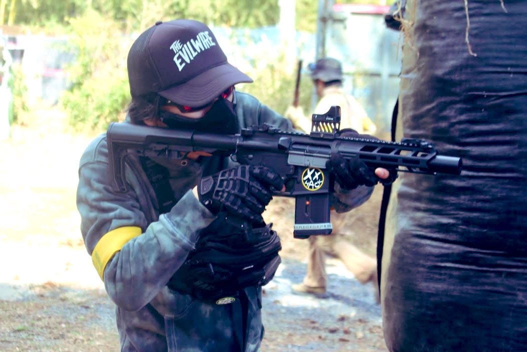 koppeman42's tweet image. つくサバ！
久々のzombieパーカー🧟
hackのボディバック初導入✨

#つくサバ
#evilwire 
#ストリートブランドHACK