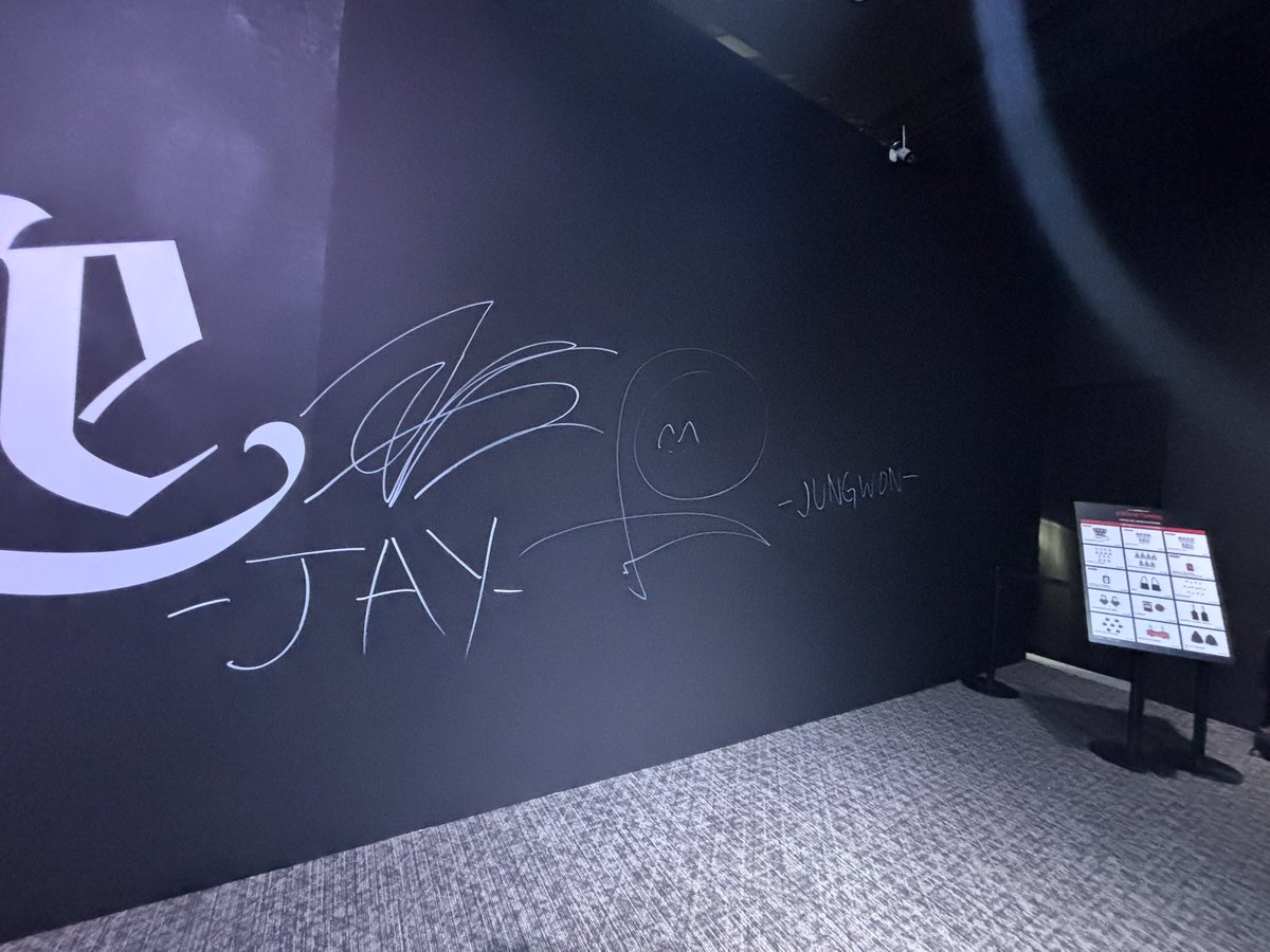 のりこ tweet media