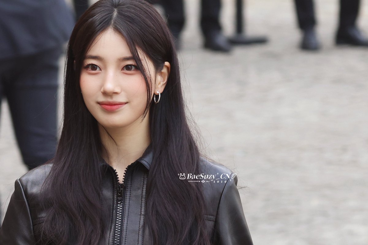 260307 CELINE PARIS FASHION WEEK🖤

#Suzy #수지