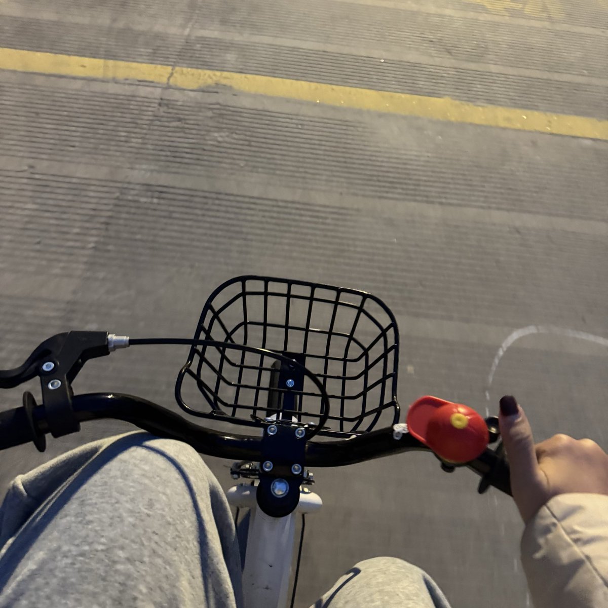 LOVE_LMSY's tweet photo. 骑车 遛娃 https://t.co/qFN8KL8Rgw