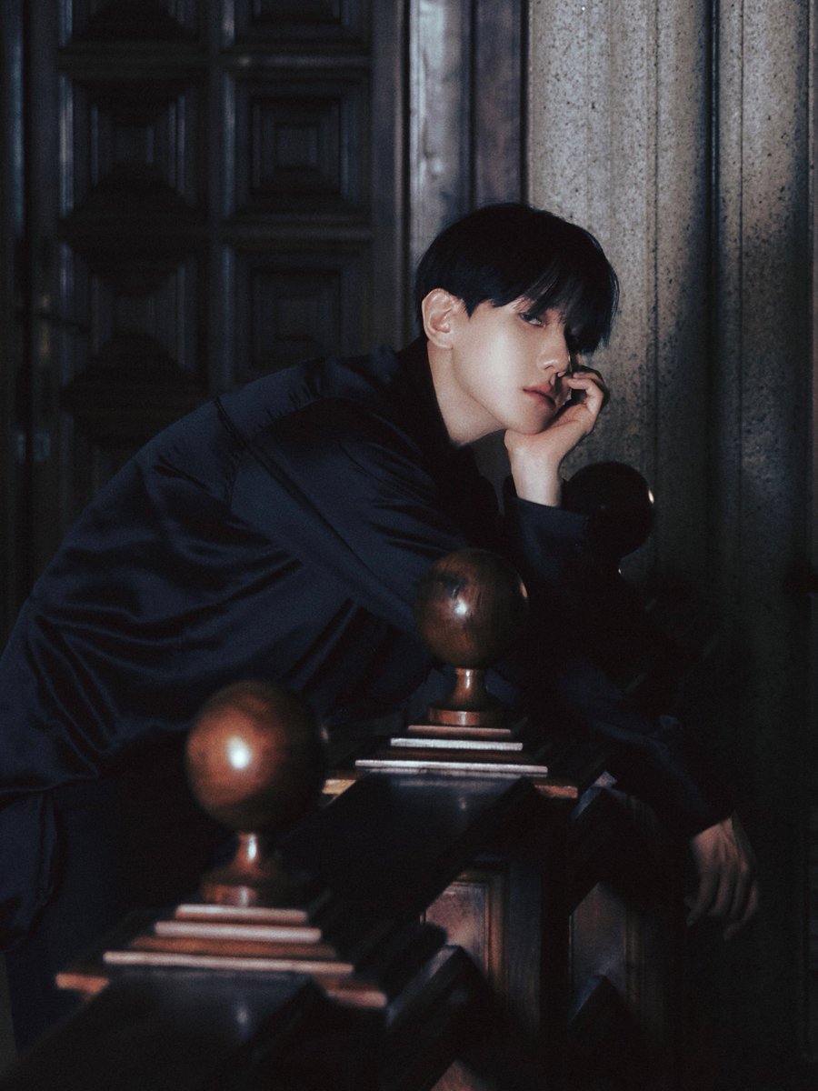 백현, 나른미에도 온도차 있는거 너무 좋다

in Switzerland                                in Spain