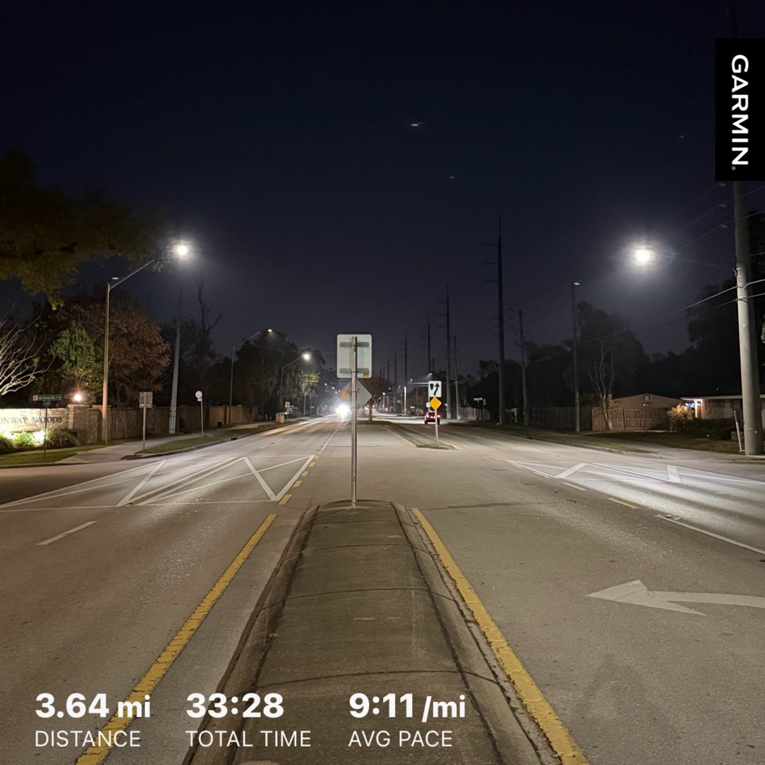JohnBostonRowe's tweet image. Another Crew regatta so another super early start to the day. Outcome, need to push more on the mile segments
0.75 mile warmup
1 mile hard (8:11)
2 min jog 
1 mile hard (8:16)
0.75 mile cooldown

#FloridaRunner #DailyRunner #RunBeforeTheSun #KeepMoving

#RunningStreak: 2256 days